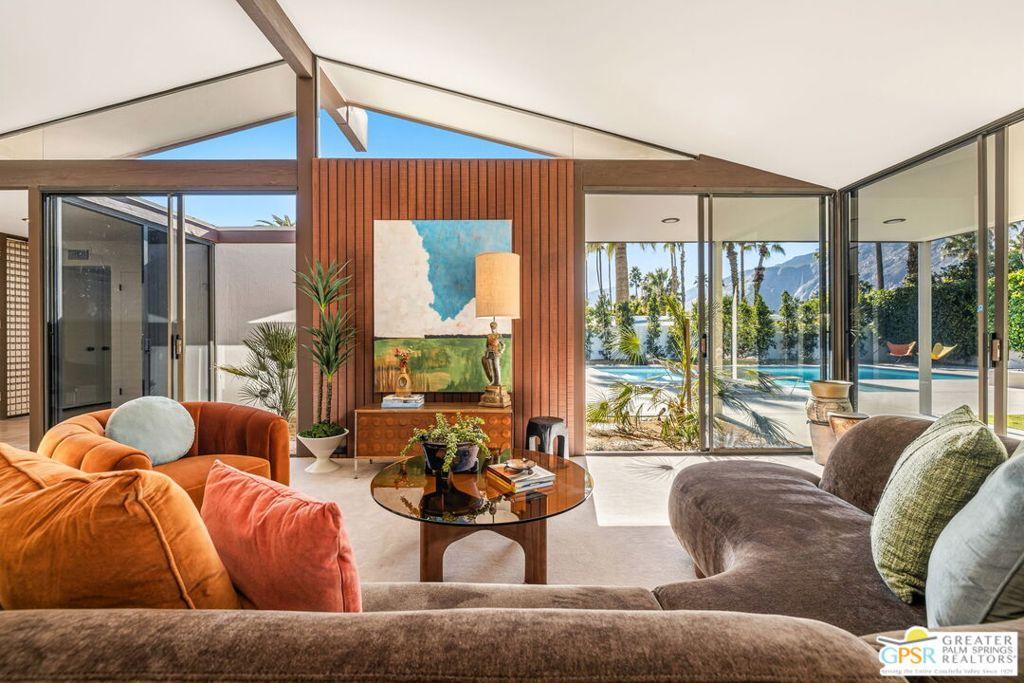 MLS #25630337PS image #0