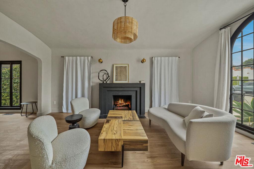 8822 Rosewood AV West Hollywood CA 90048 | MLS #25630891 45 MLS #25630891 image #0