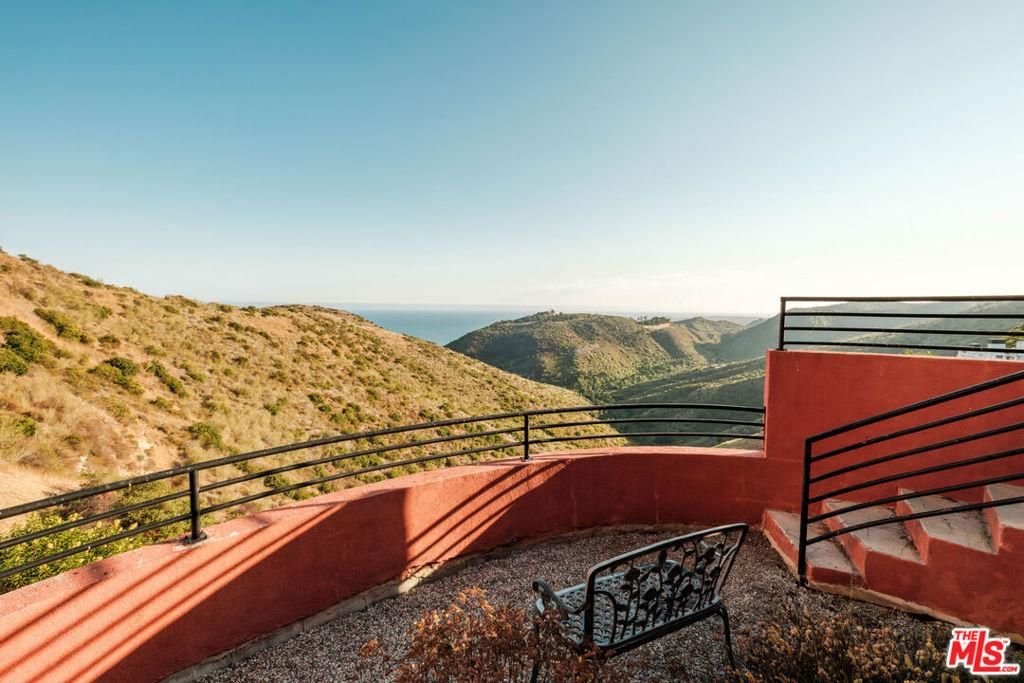 MLS #25631611 image #0