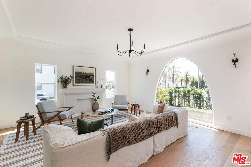 MLS #25631967 image #0