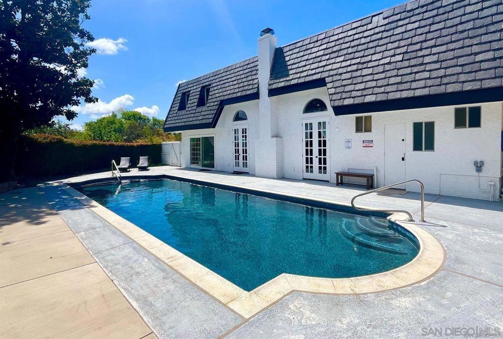 MLS #260005307SD image #0