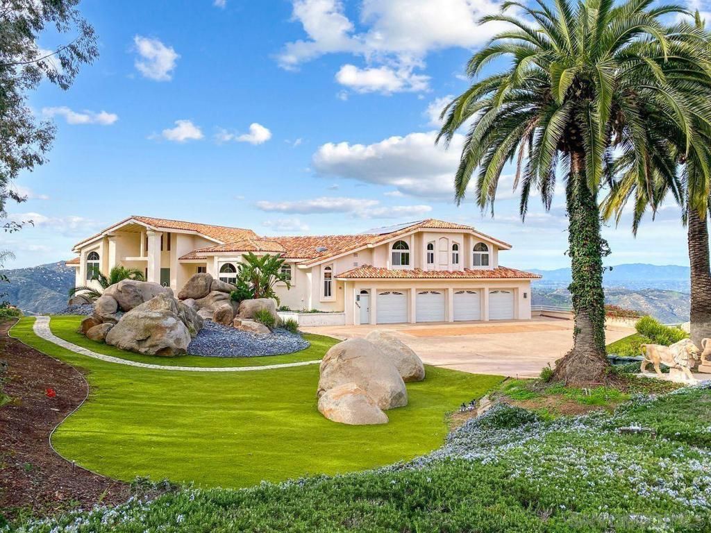 MLS #2600056SD image #0