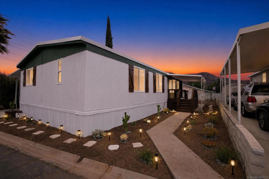 MLS #260012938SD image #0
