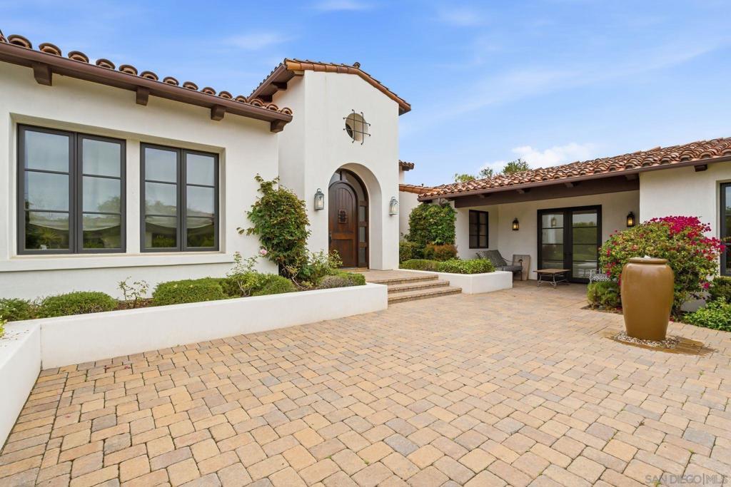 MLS #260016346SD image #0