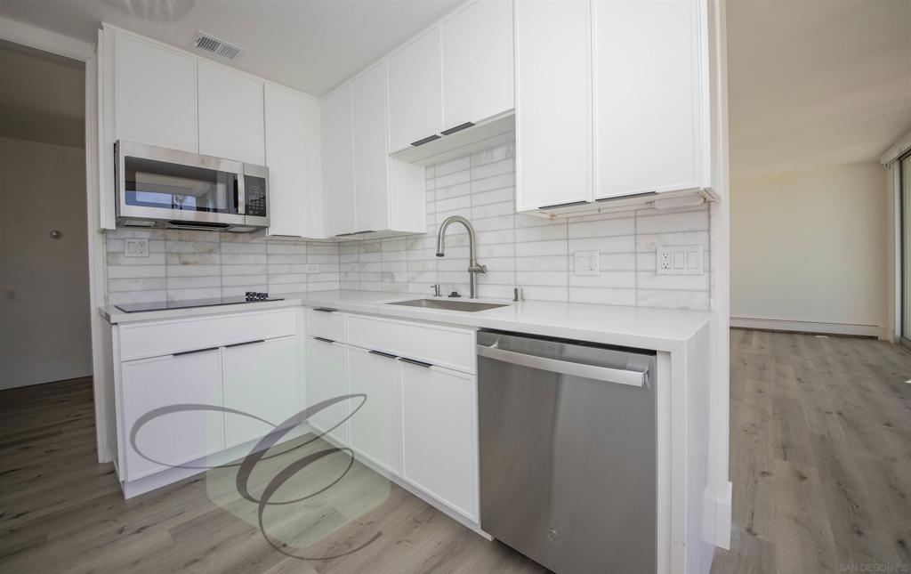 8111 Camino del Oro San Diego CA 92037 | MLS #260017826SD 45 MLS #260017826SD image #0