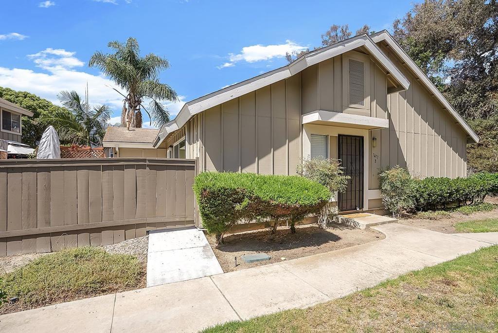 MLS #260018577SD image #0