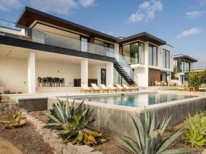MLS #260025099SD image #0
