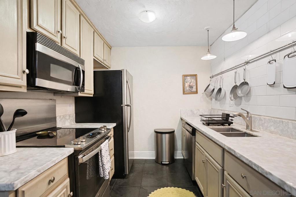 MLS #2600593SD image #0