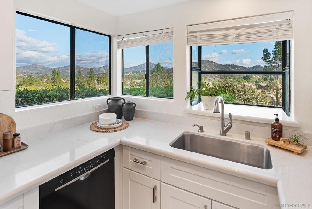 MLS #2600748SD image #0