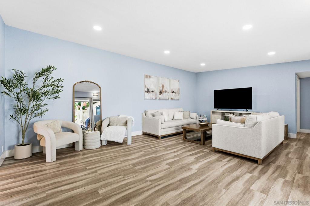 MLS #2600756SD image #0