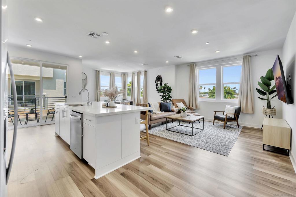 MLS #2600919SD image #0