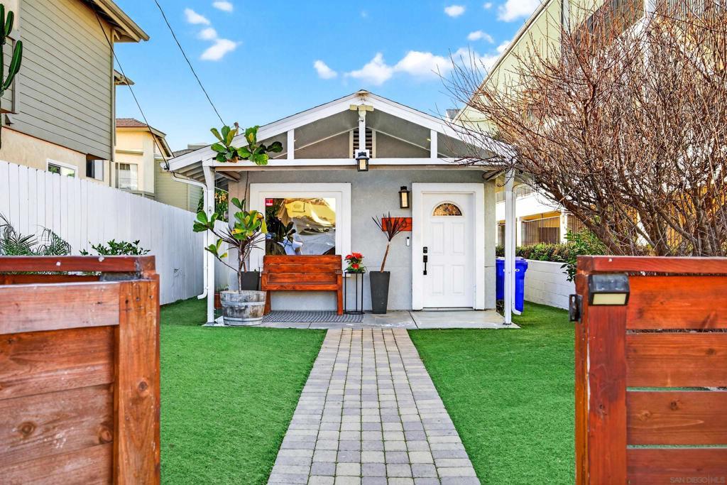 MLS #2600920SD image #0