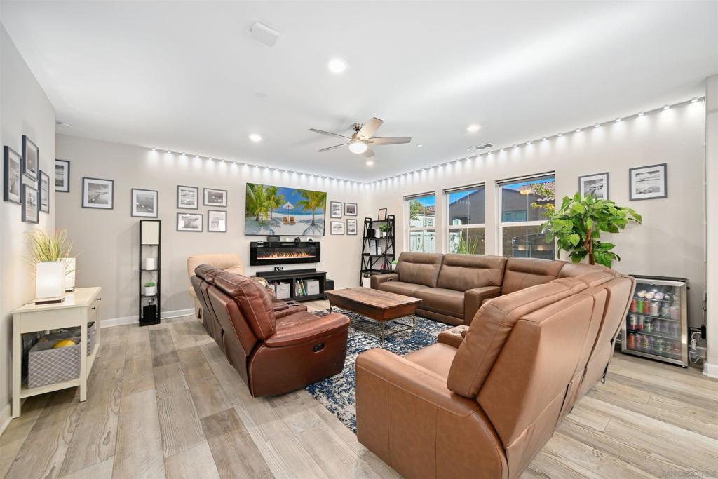 MLS #2601151SD image #0