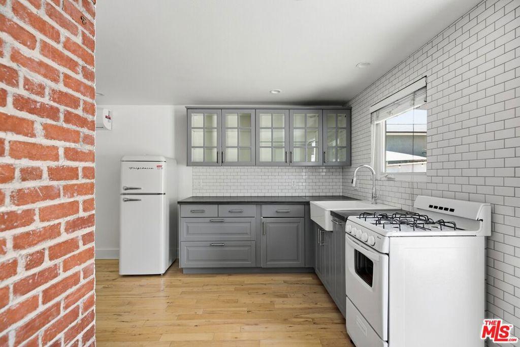MLS #26101672 image #0