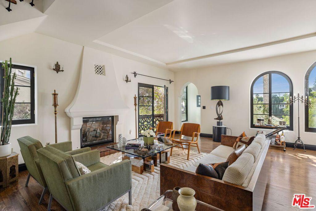 MLS #26101688 image #0