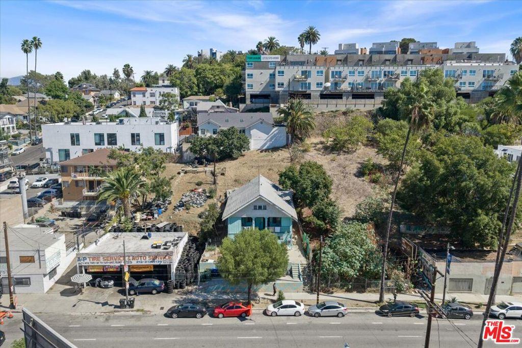 MLS #26101878 image #0