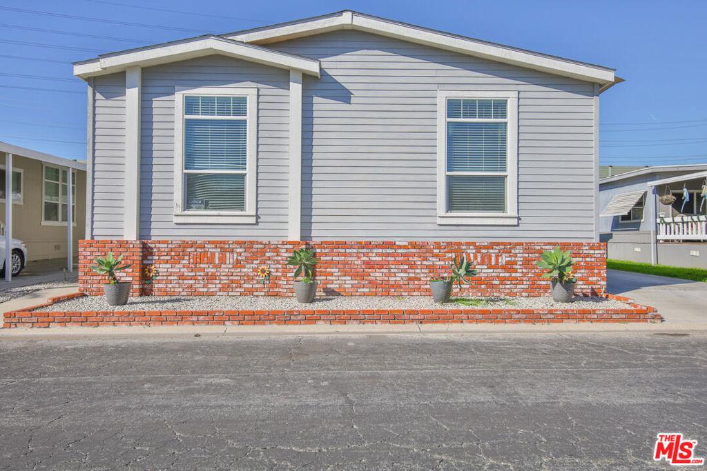 MLS #26635997 image #0