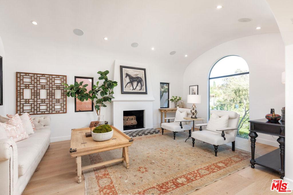 MLS #26636057 image #0