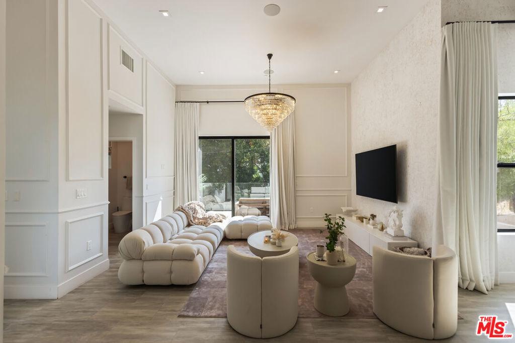 MLS #26636941 image #0