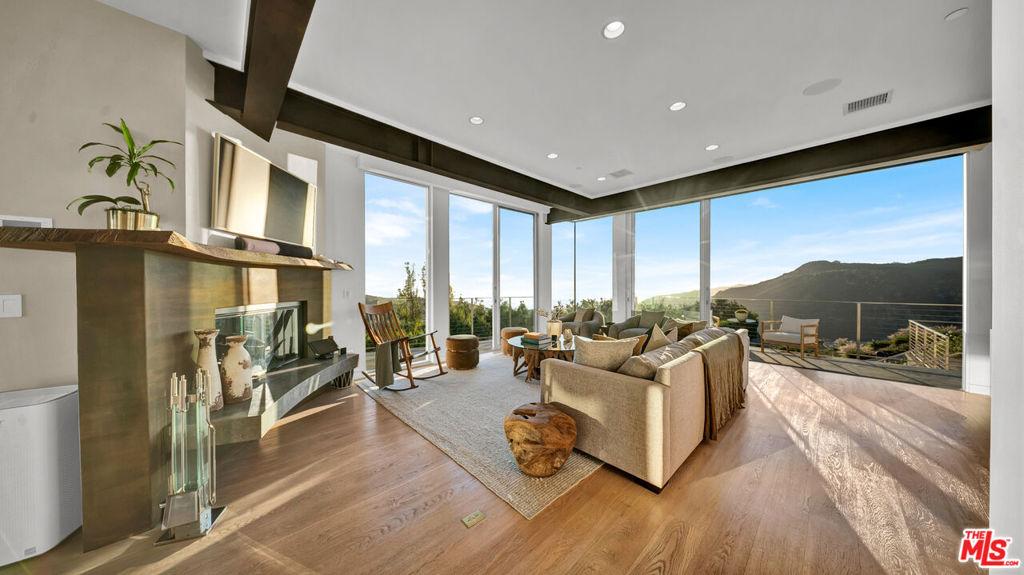 MLS #26639545 image #0