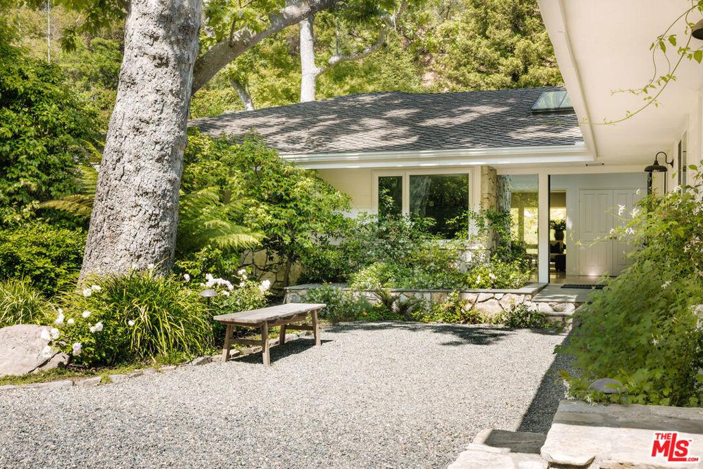 MLS #26641867 image #0