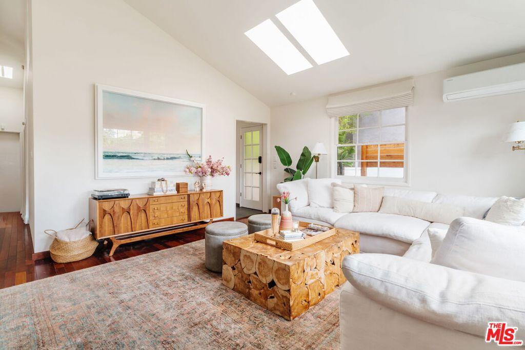 2433 Wilson AV Venice CA 90291 | MLS #26642359 41 MLS #26642359 image #0