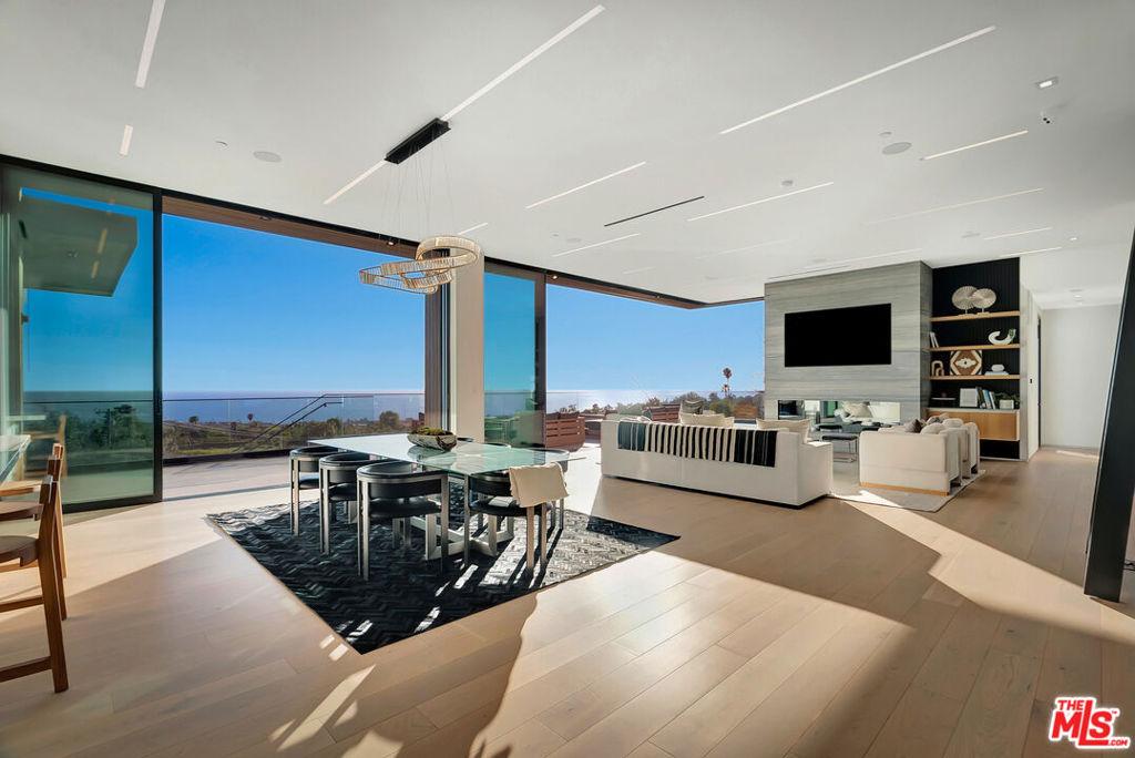 MLS #26642503 image #0