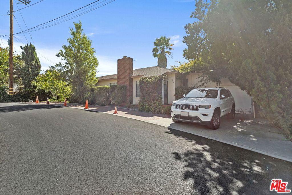 216 Stockbridge AV Alhambra CA 91801 | MLS #26644775 37 MLS #26644775 image #0