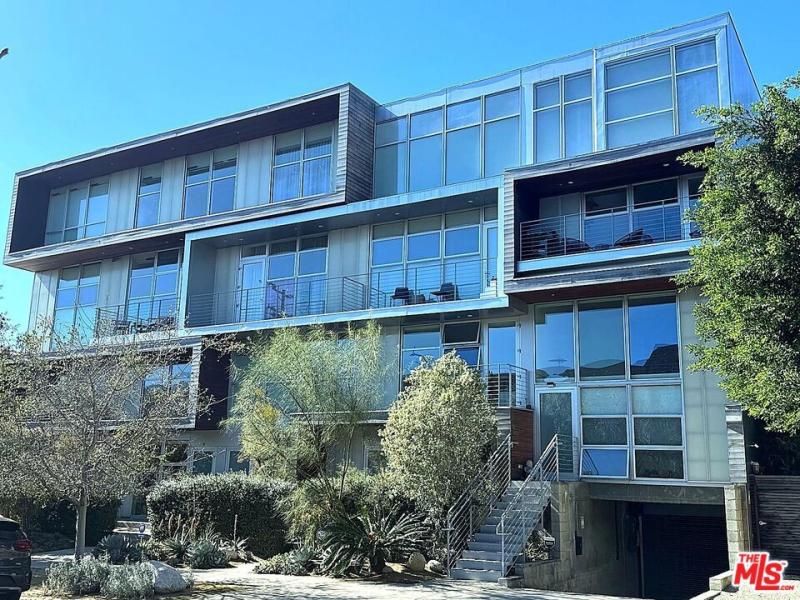 611 N Bronson AV #10 Los Angeles CA 90004 | MLS #26647917 45 MLS #26647917 image #0