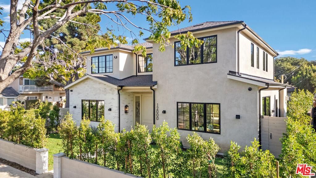 MLS #26649461 image #0