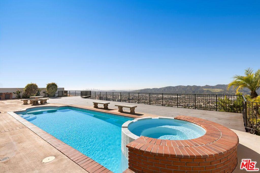 MLS #26654119 image #0