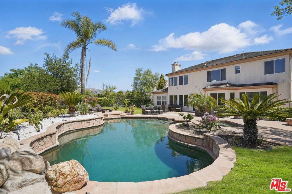 MLS #26654423 image #0