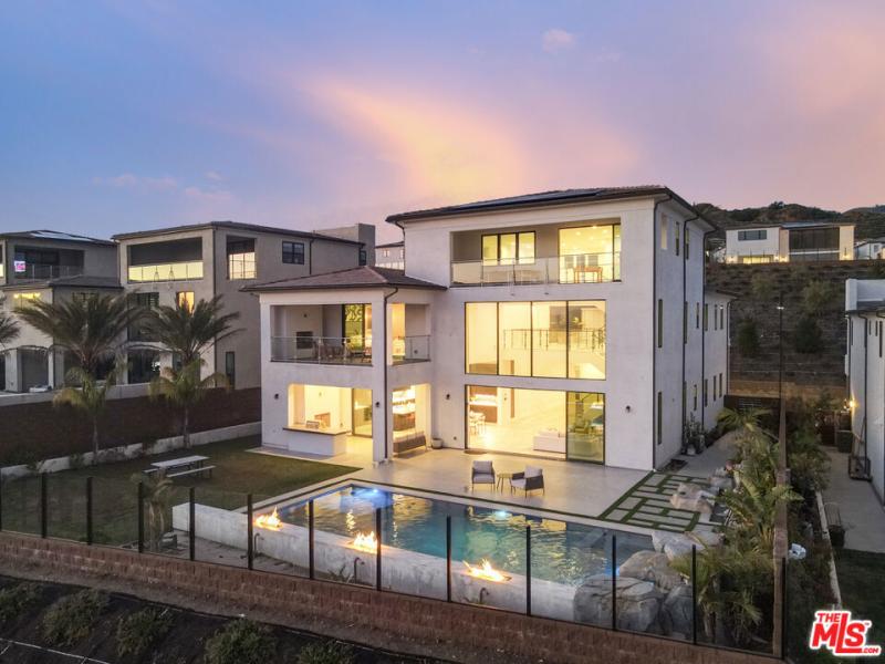 MLS #26654825 image #0