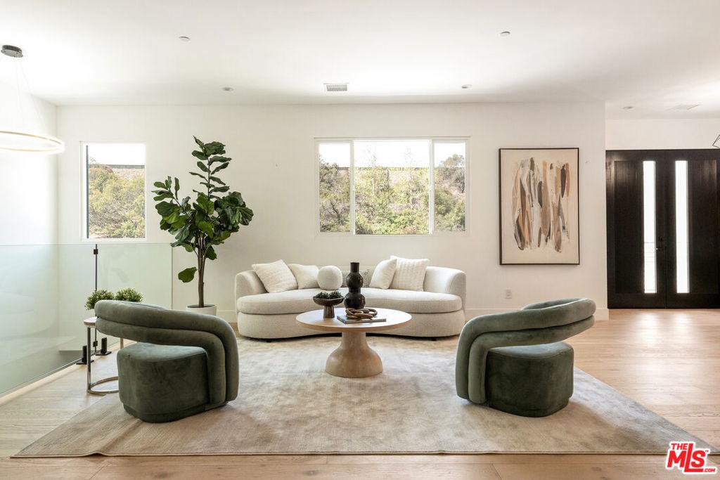 MLS #26660103 image #0