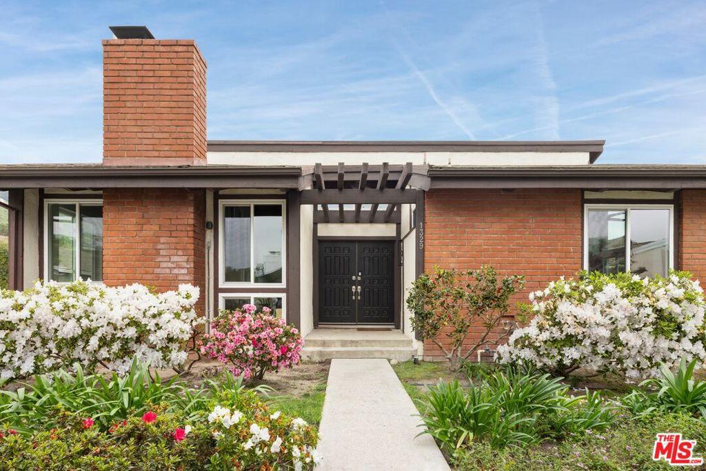 MLS #26661519 image #0