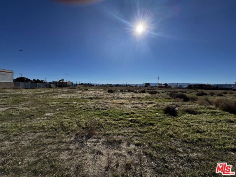 MLS #26661963 image #0