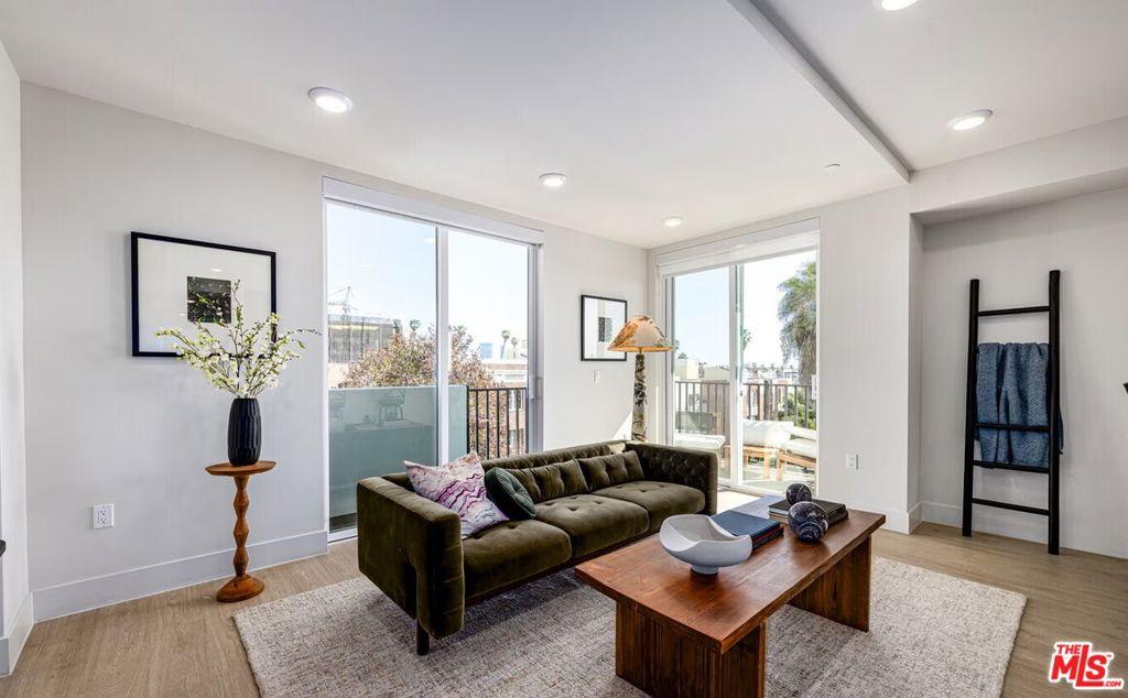 707 S Berendo ST #204 Los Angeles CA 90005 | MLS #26662215 45 MLS #26662215 image #0