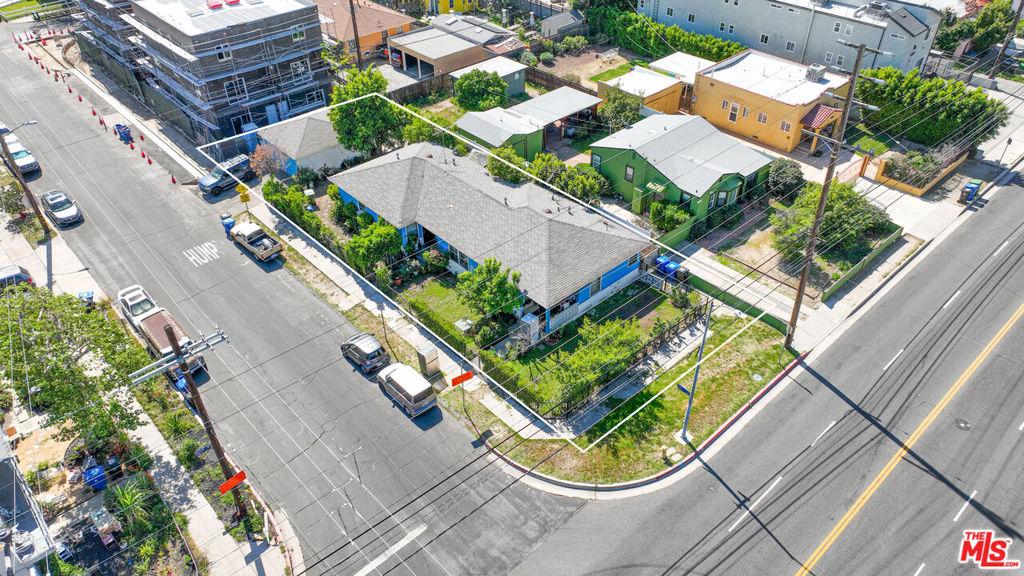 11202 Oxnard ST North Hollywood CA 91606 | MLS #26665193 41 MLS #26665193 image #0