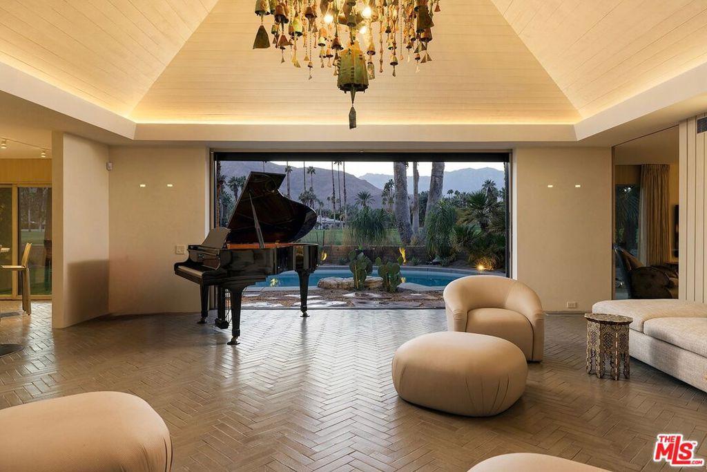 MLS #26668621 image #0