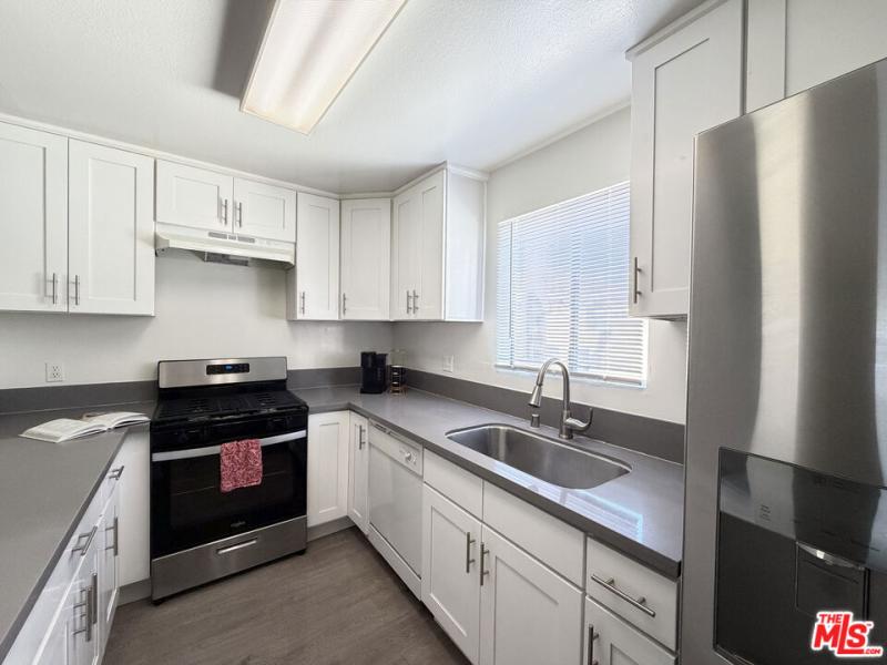 326 S Manhattan PL #107 Los Angeles CA 90020 | MLS #26669065 45 MLS #26669065 image #0