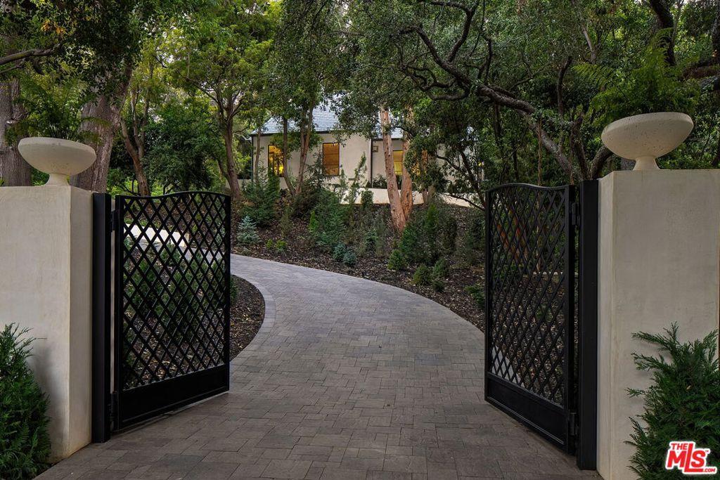 MLS #26671463 image #0