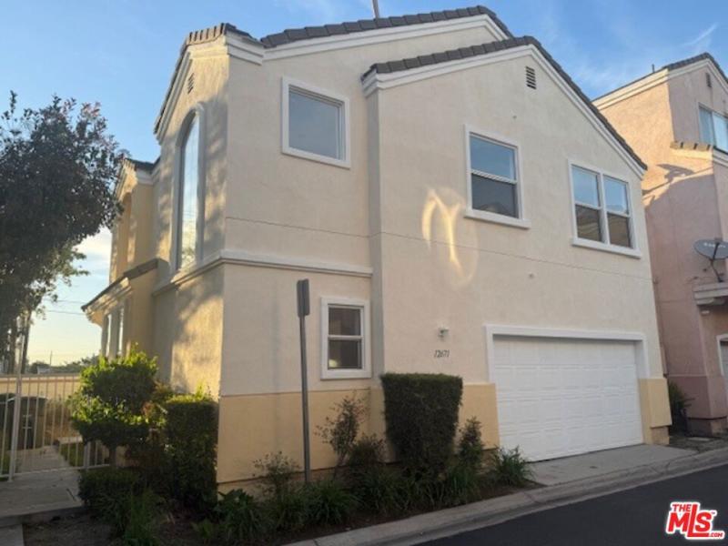 12671 Antigua CT Lynwood CA 90262 | MLS #26672079 45 MLS #26672079 image #0