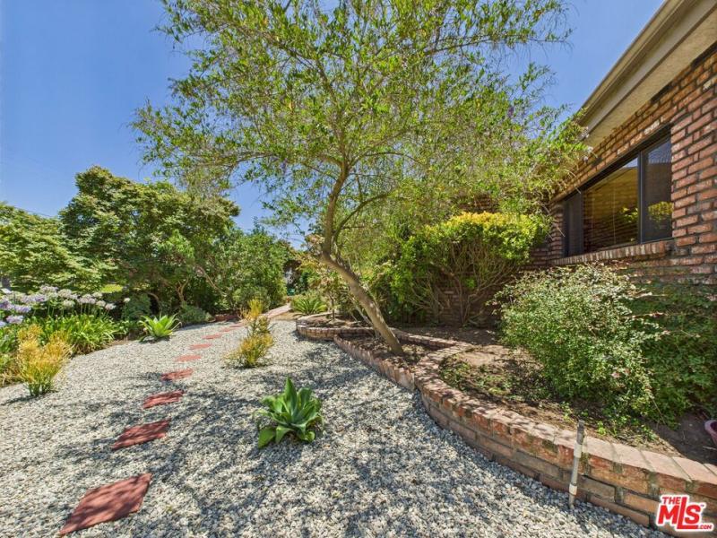 7449 Kentwood AV Los Angeles CA 90045 | MLS #26679955 45 MLS #26679955 image #0