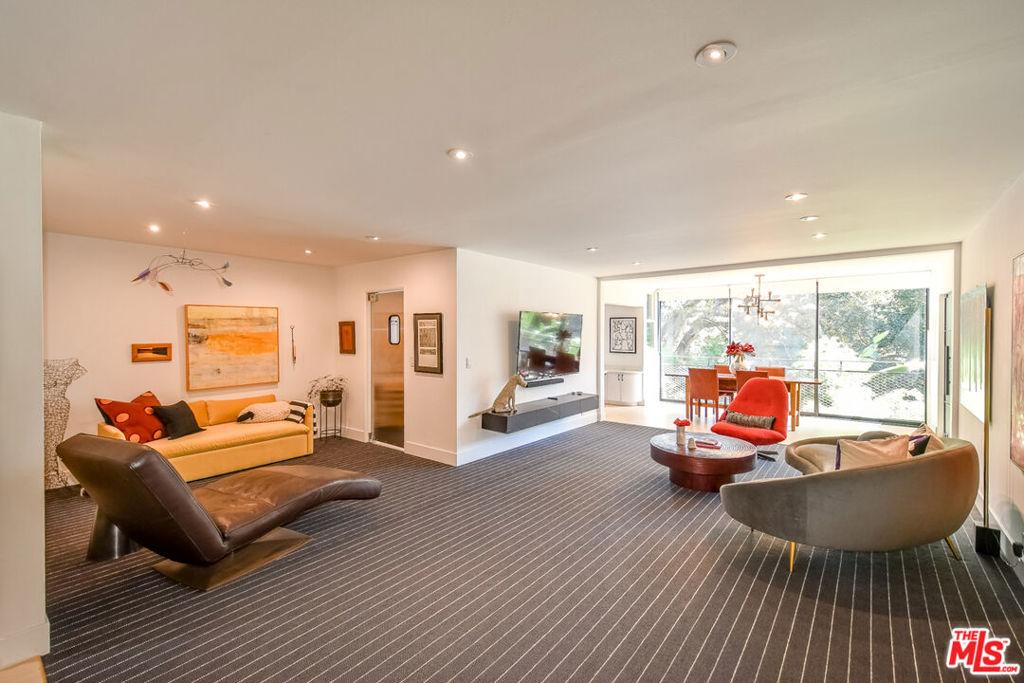 289 S Barrington AV #A211 Los Angeles CA 90049 | MLS #26694201 45 MLS #26694201 image #0