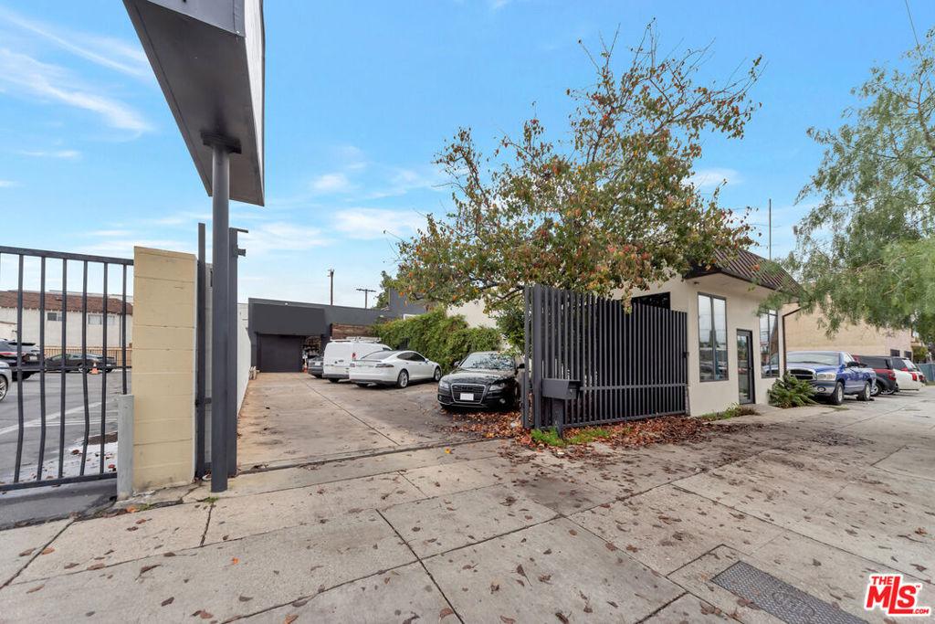 MLS #26717637 image #0