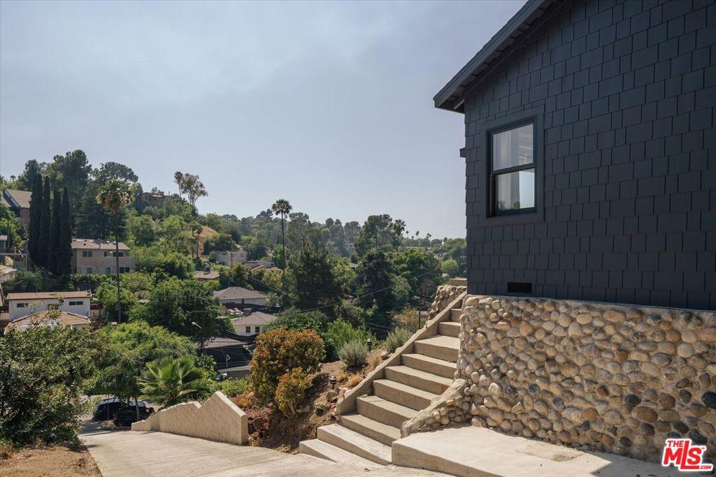 MLS #26747947 image #0