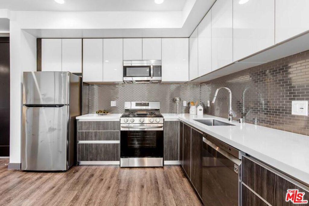 552 N Hobart BL #207 Los Angeles CA 90004 | MLS #26756663 45 MLS #26756663 image #0