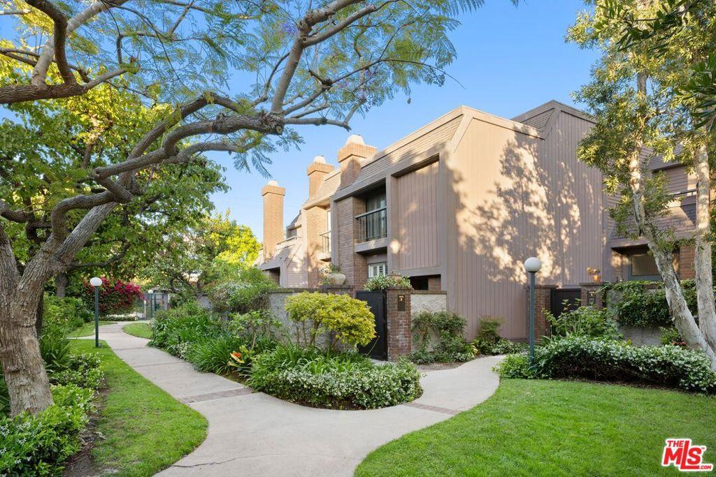 4415 Alla RD #2 Marina del Rey CA 90292 | MLS #26792131 45 MLS #26792131 image #0