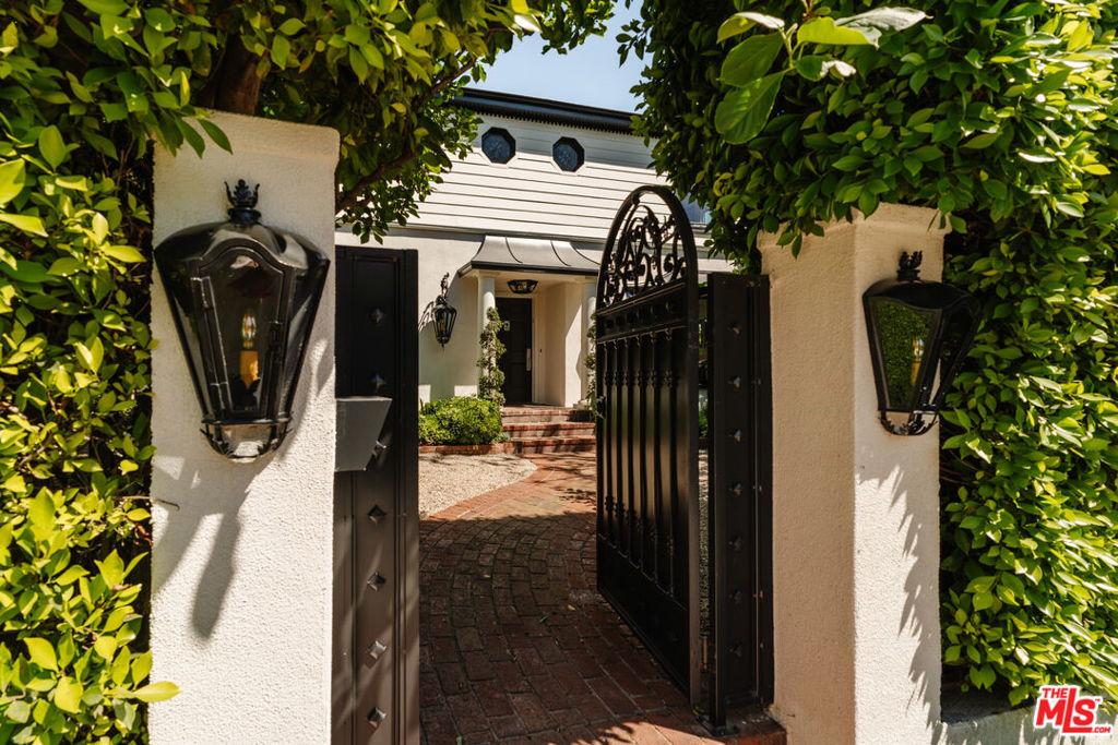 1130 Sierra Alta WY Los Angeles CA 90069 | MLS #26828063 45 MLS #26828063 image #0