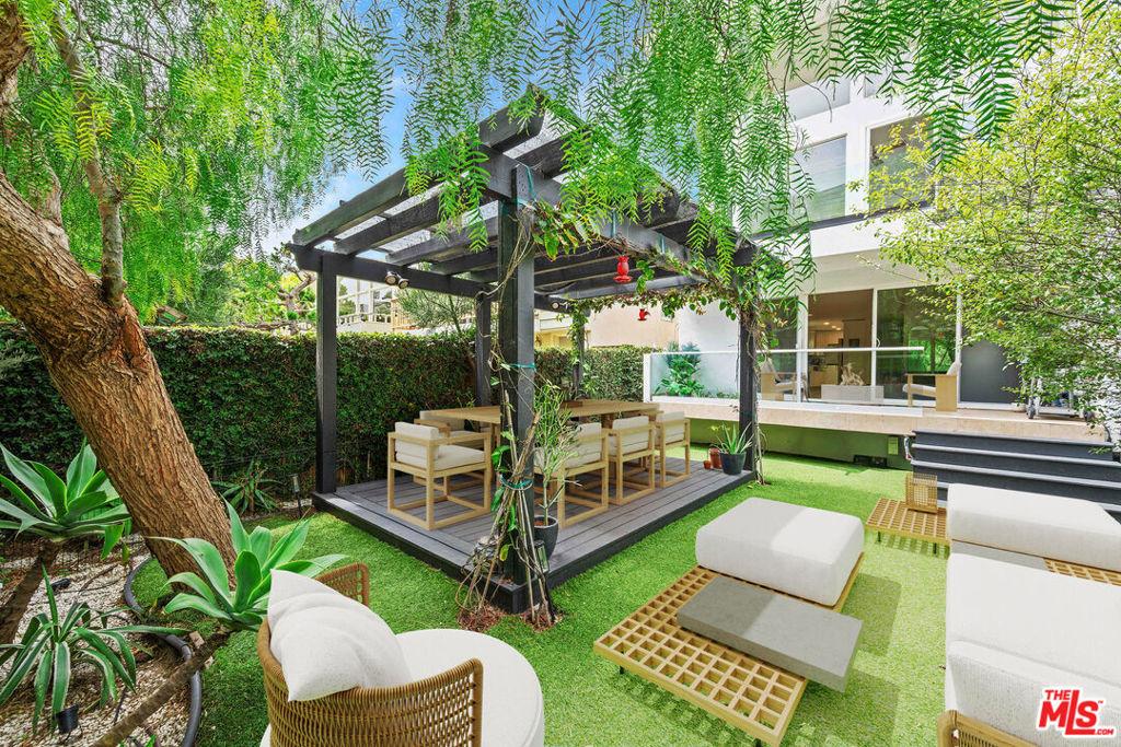 29 Yawl ST #A Marina del Rey CA 90292 | MLS #26831387 45 MLS #26831387 image #0